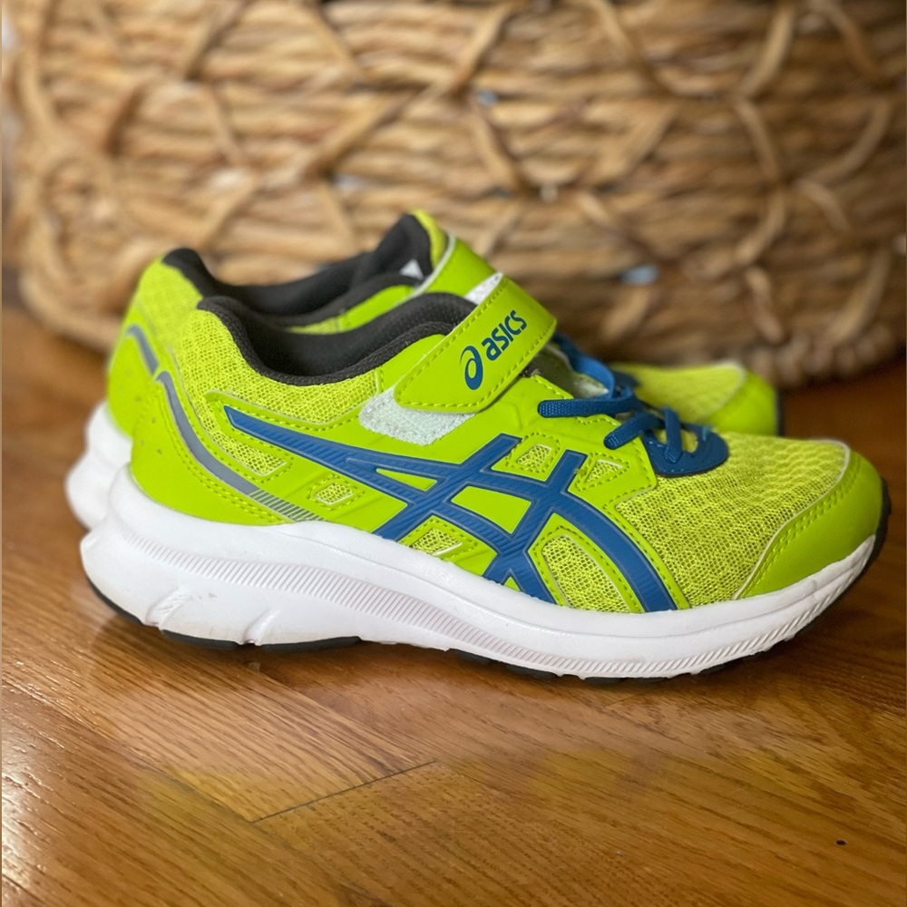 ASICS running shoes size 1